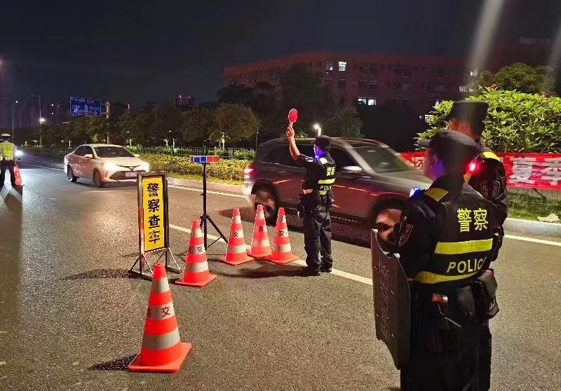 珠海公安再次开展集中夜查 破获刑事案件35宗刑拘50人