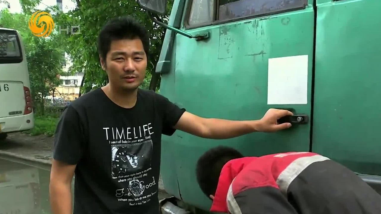 “艺术家”孔龙震：画下去就是活下去，我的身体是卡车司机，灵魂属于绘画