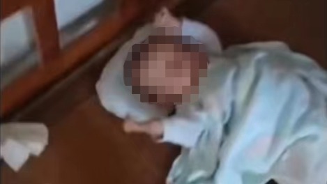 男子狂扇婴儿几十个耳光，警方回应