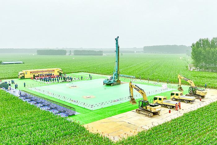 N2550号塔基础施工开工现场 （刘汉鹏 摄）