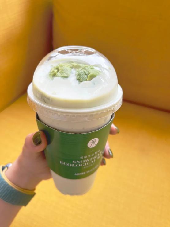 杯子容量不小 | 呲呲 拍摄