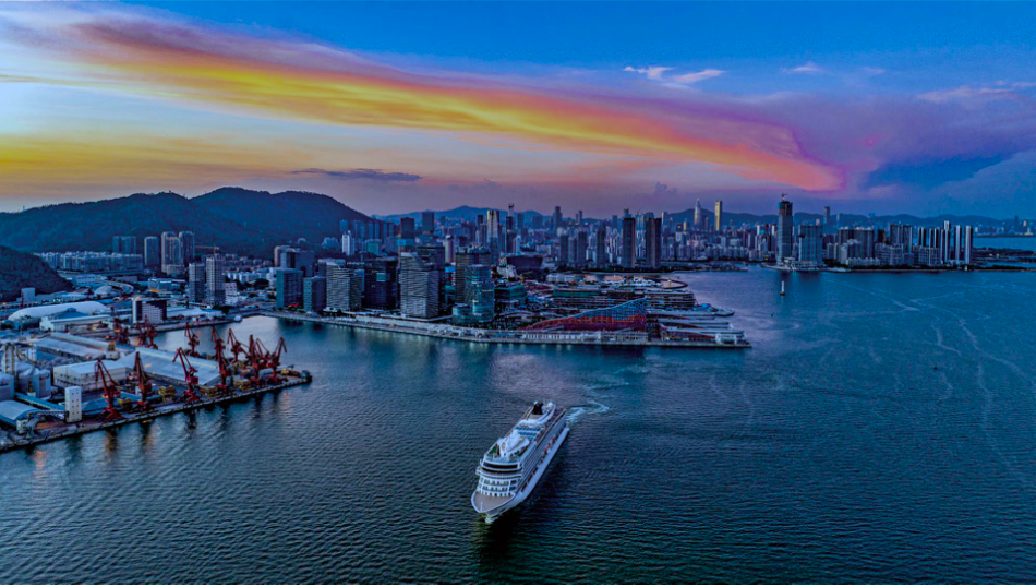 新闻时刻|深港摄影家百幅作品齐“绘”双城画卷