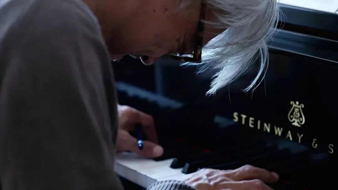 坂本龙一:我还能看到多少次满月升起?