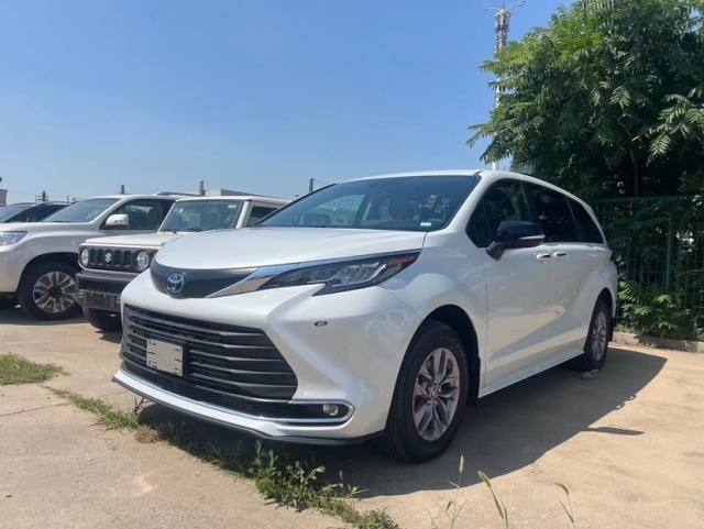 22款丰田塞纳25油混两驱xle报价4x万