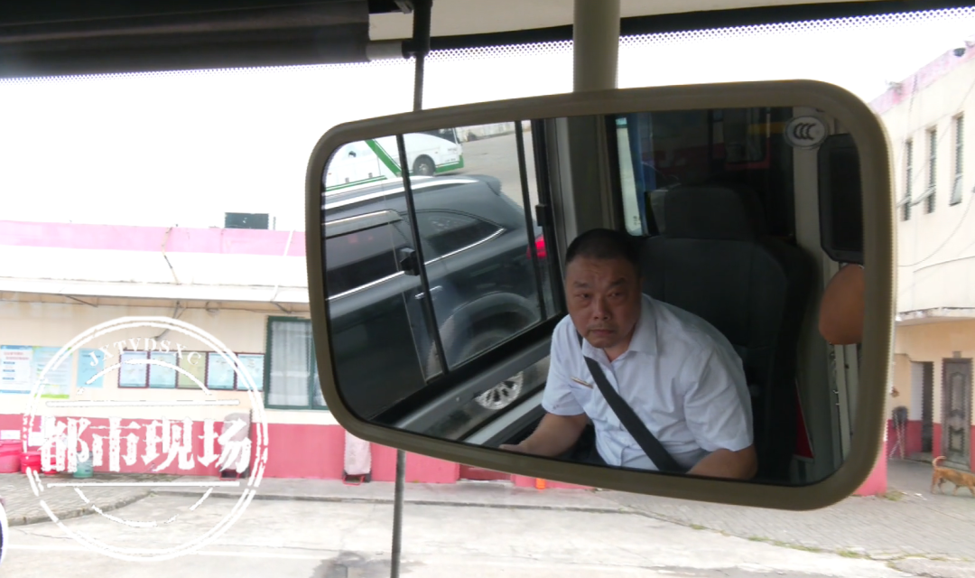 乘客突发疾病 南昌一公交车7分钟生死营救