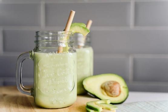 曾经风靡一时的牛油果奶昔，及一秒梦回当年的梅森瓶 | 图虫创意