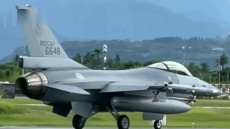 台湾军方汉光军演预演，F-16V战机首度降落台东机场