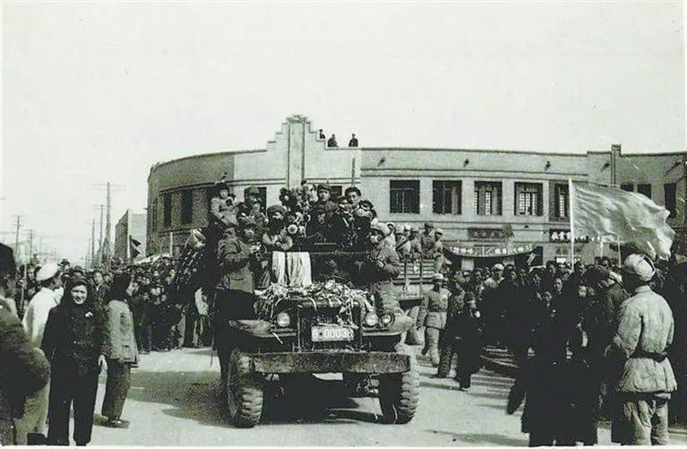 兰州各界人民欢迎志愿军代表团