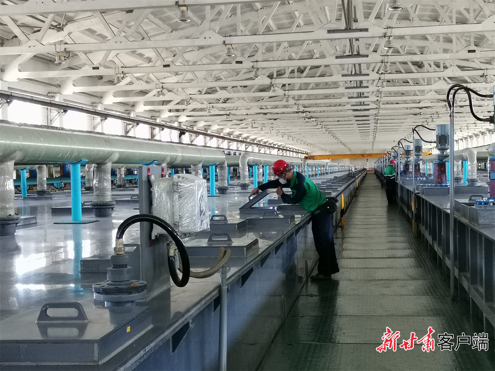 金川集团10万吨/年动力电池用硫酸镍溶液提升项目 (本文图片由新甘肃·甘肃日报记者 蔡文正 摄)