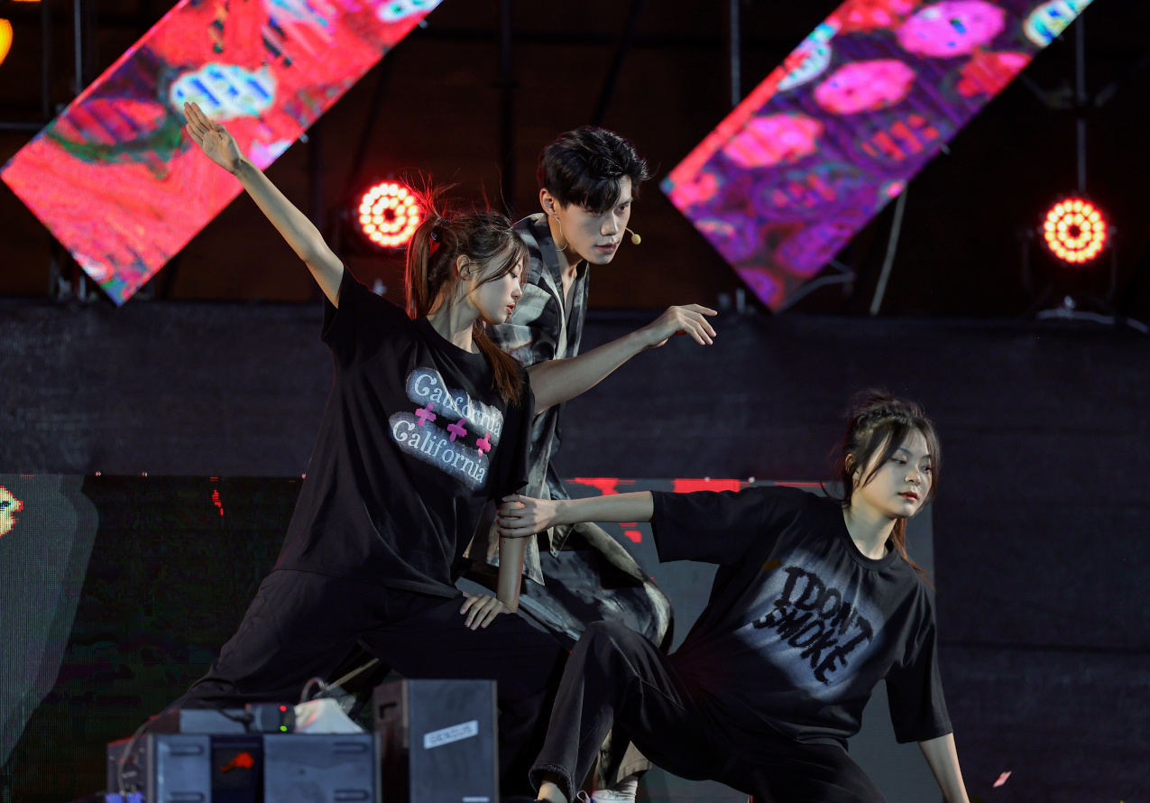 图为“清凉夏都 相约大同”2023大同音乐美食季现场演出（图源：平城在线）