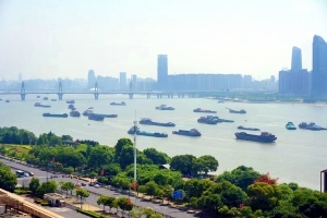 南昌严阵以待防御超强台风 南昌港内有130余艘船舶在港避风