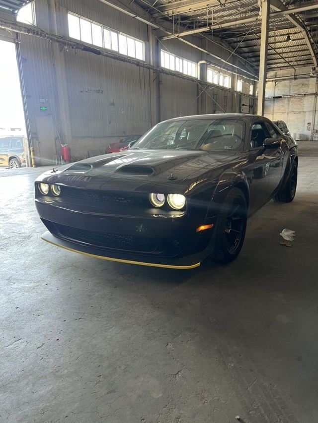 挑战者红眼地狱猫800匹马力颜色齐顶配