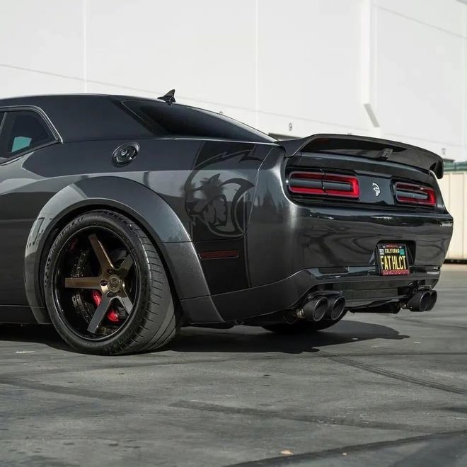 最新道奇挑战者地狱猫62分期首付30万