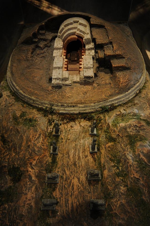 前蜀国开国皇帝王建陵墓——永陵地宫模型