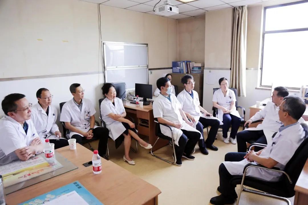 院长侯志勇组织专家会诊