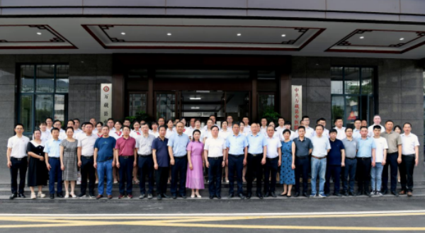 南大二附院与万载县中医院构建医疗联合体