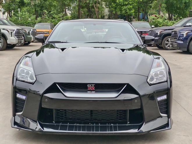 23款日产尼桑gtr38t现车特价175万起