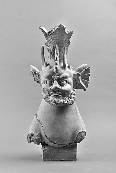 唐人面兽身镇墓兽,是中西文化交流融合的实物见证。敦煌市博物馆供图