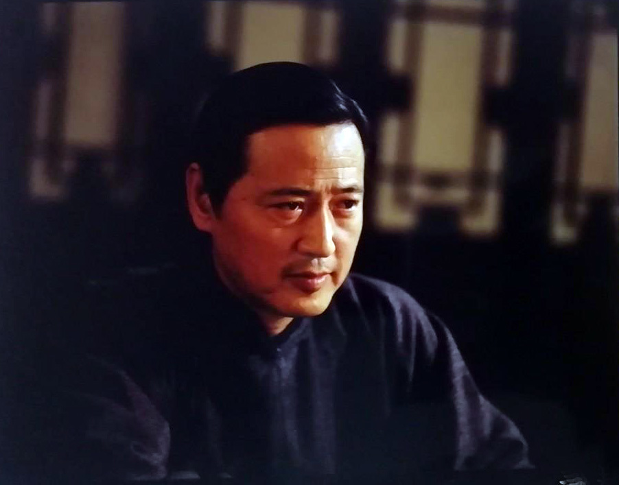 赵有亮在电影《离婚》里饰演老李