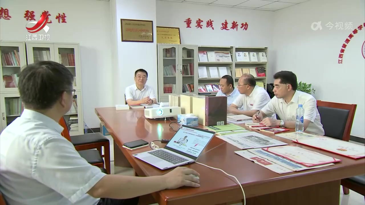 梁桂在江西科技师范大学调研