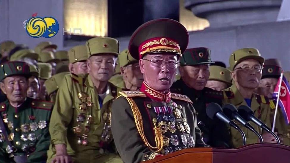 朝鲜国防相强纯男在阅兵式上发表讲话