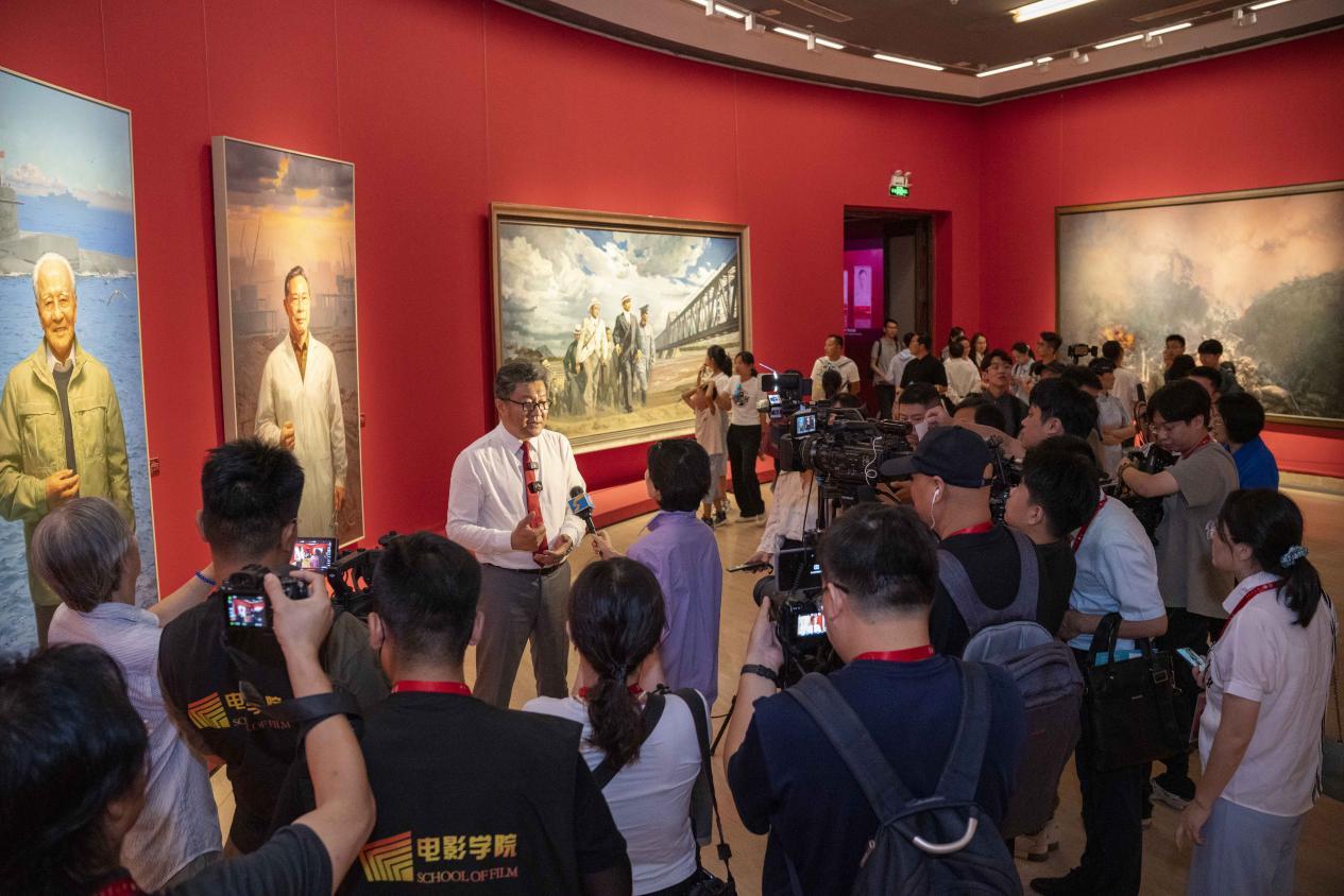 山东艺术学院院长徐青峰接受媒体采访