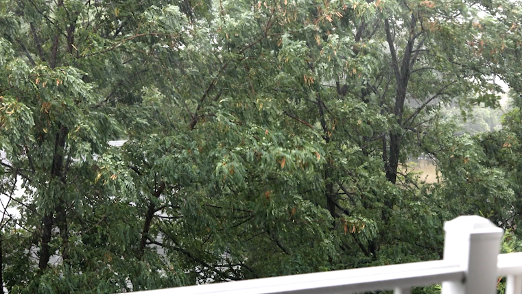 中央气象台发布台风橙色预警，超强台风即将带来风雨影响