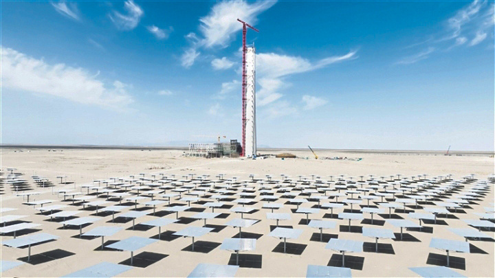 金塔中光太阳能10万千瓦光热+60万千瓦光伏发电项目施工现场 梁蕊 摄