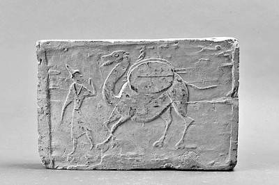 唐模制商旅砖上牵驼的胡商 敦煌市博物馆供图