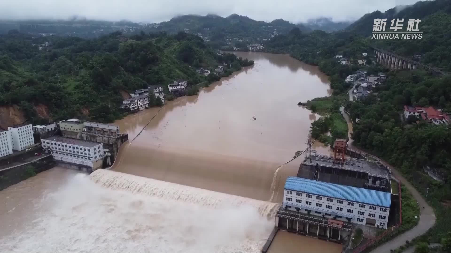 重庆黔江：防洪抗汛 积极开展生产自救