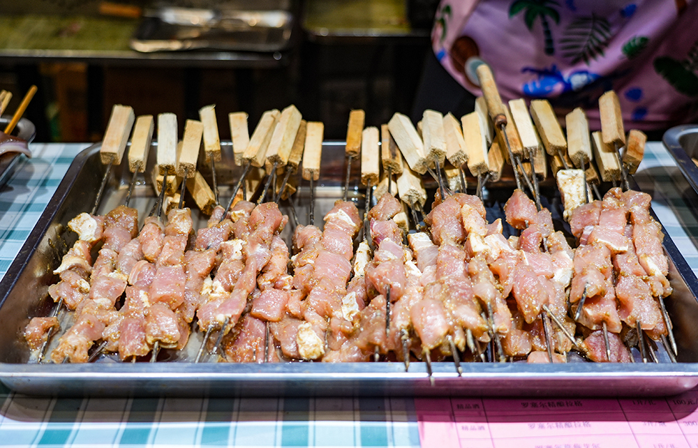 青岛国际啤酒节:加拿大罗赛尔啤酒大篷