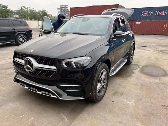 23款墨版奔驰22款奔驰gle(配置|询价)450,和amg风格相似,镂空的三叉戟