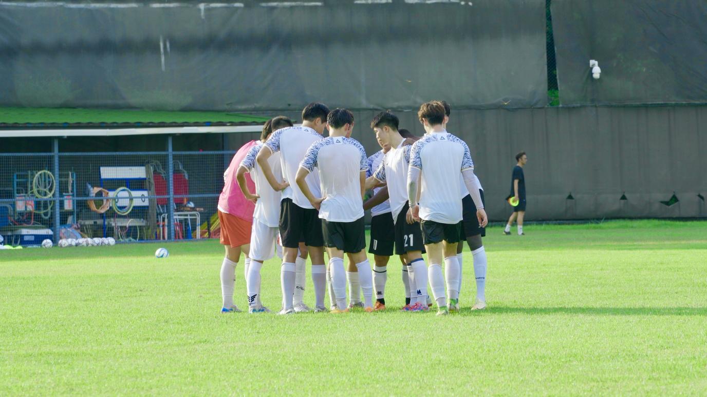 广东凤铝队备战 郑锐/摄