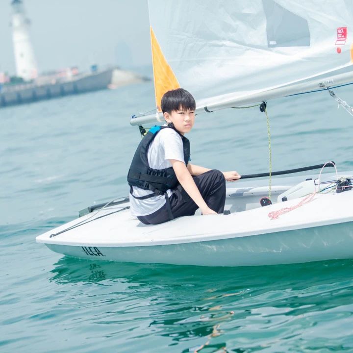 一起走进青春热血的帆船少年的自由夏天！