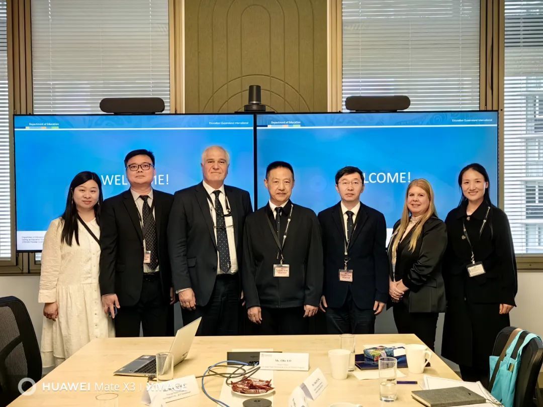 天门杭州华泰中学国际教育部团队与EQI团队代表合影