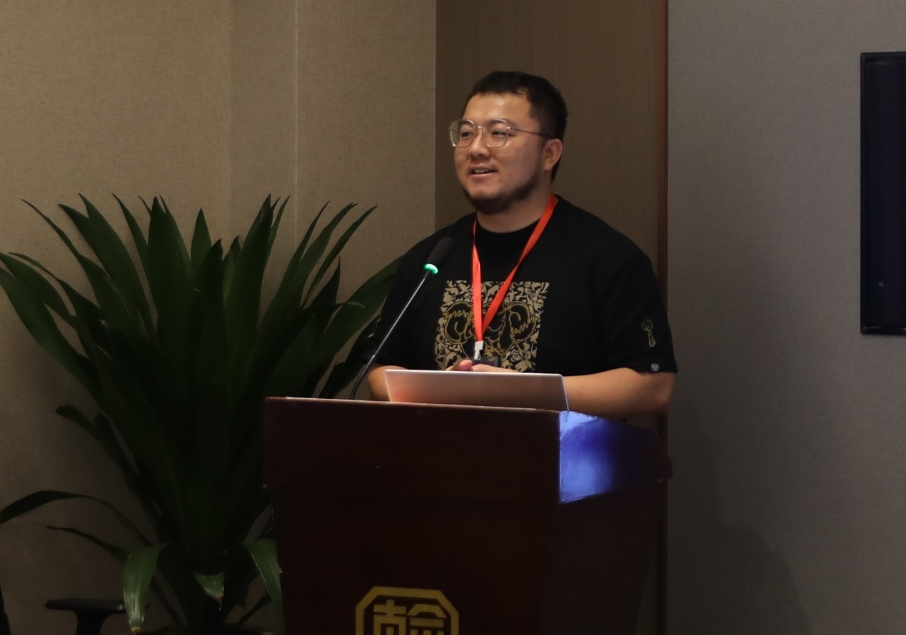 校友杜正麒作报告