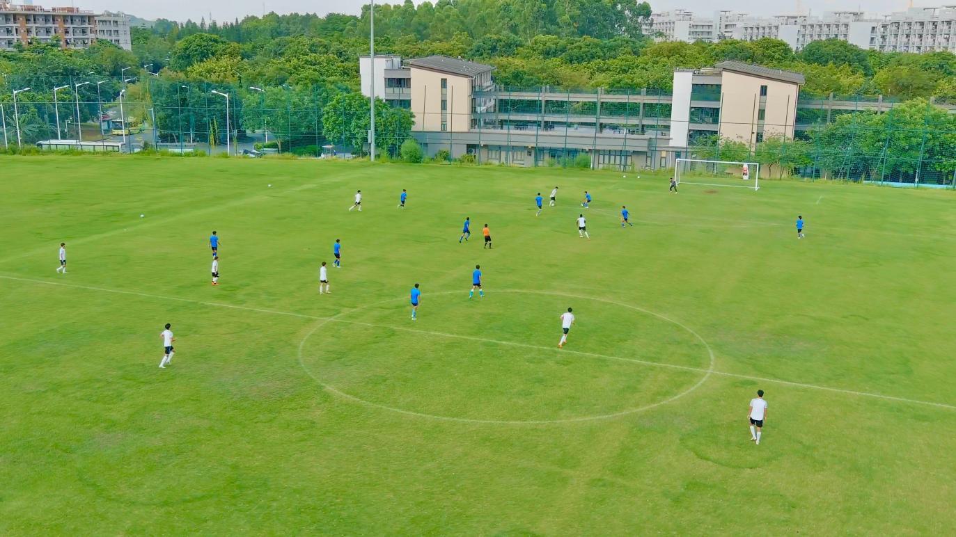 广东凤铝队备战 郑锐/摄