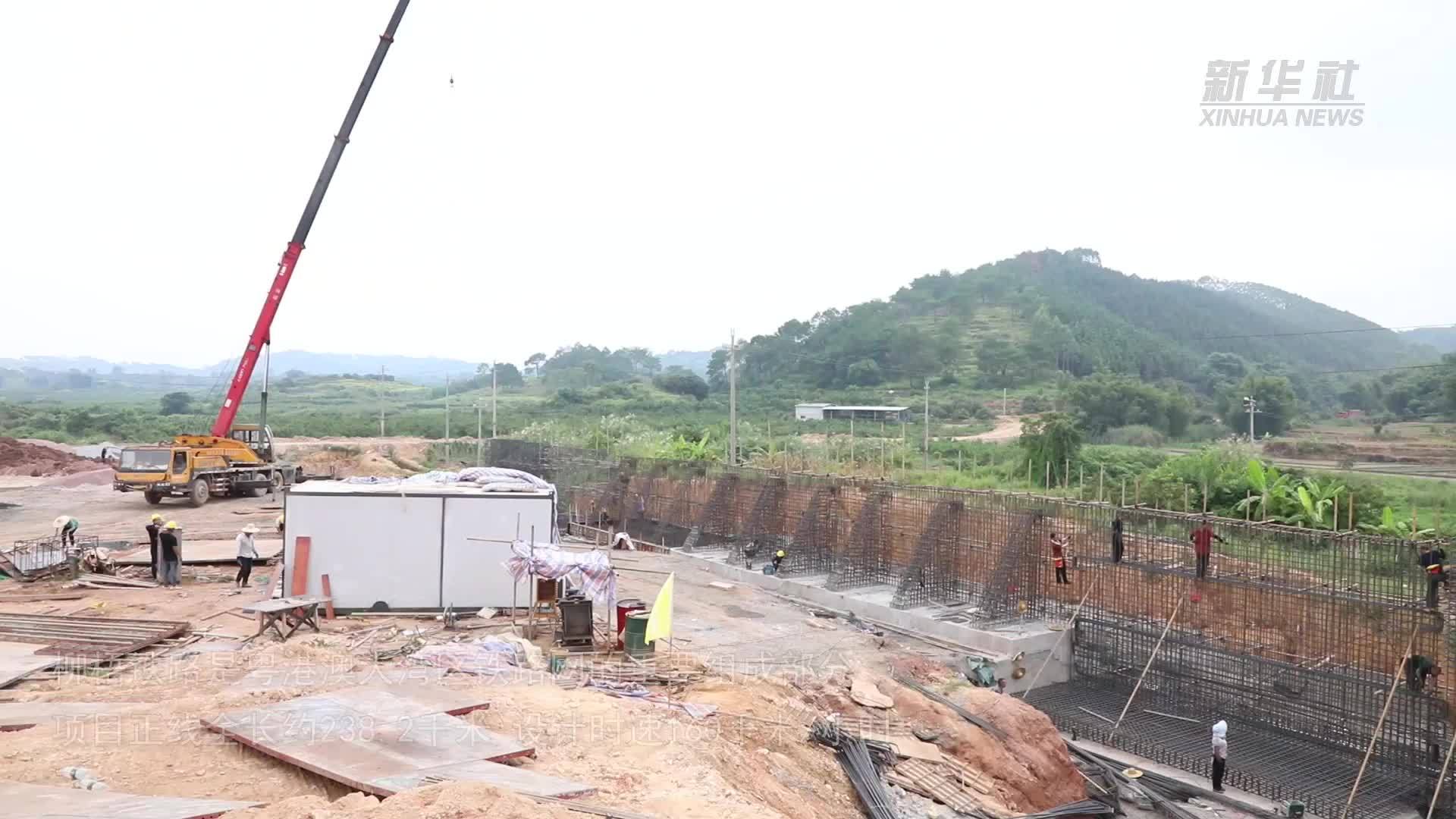 柳梧铁路广西藤县段建设提速快“跑”