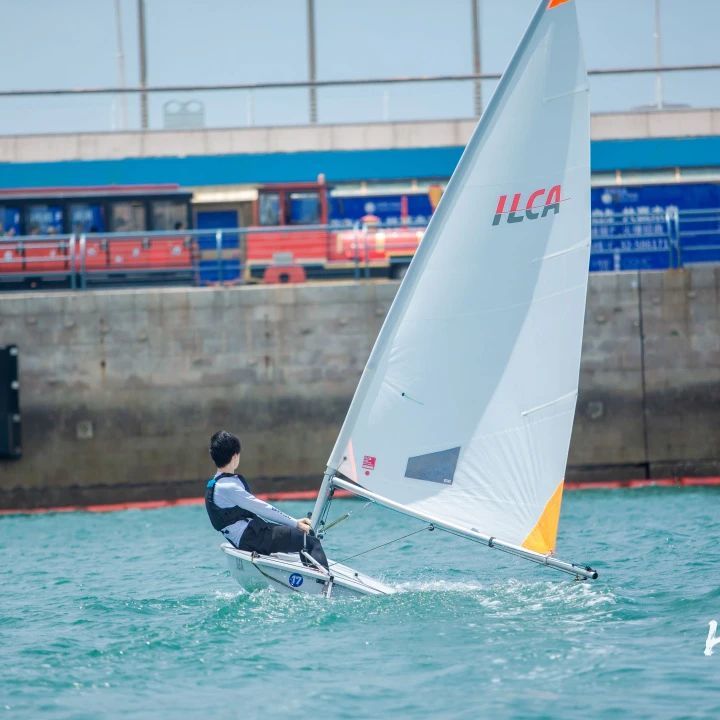 一起走进青春热血的帆船少年的自由夏天！