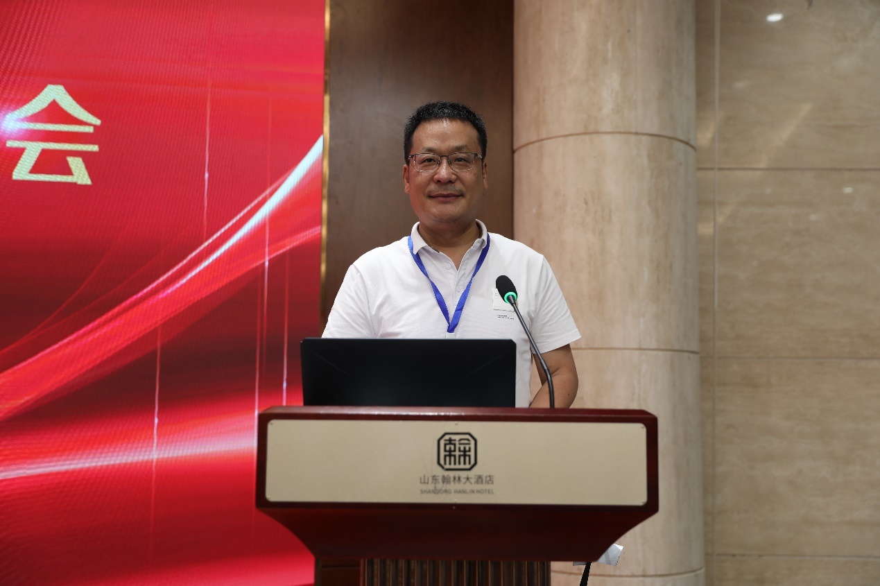 校友会监事长李超发言