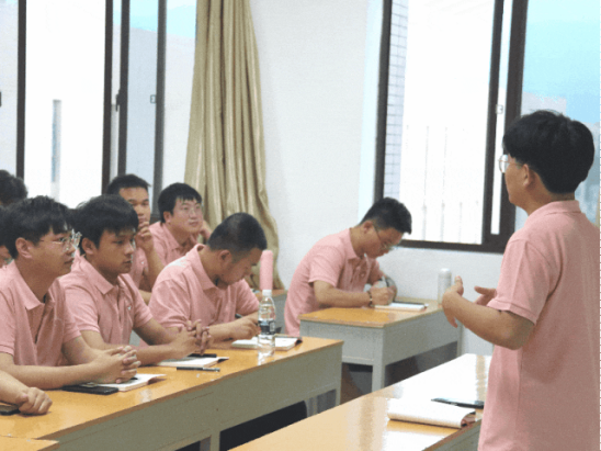 2023年陕西省大学生志愿服务西部计划志愿者及研究生支教团培训派遣活动在西安培华学院举行