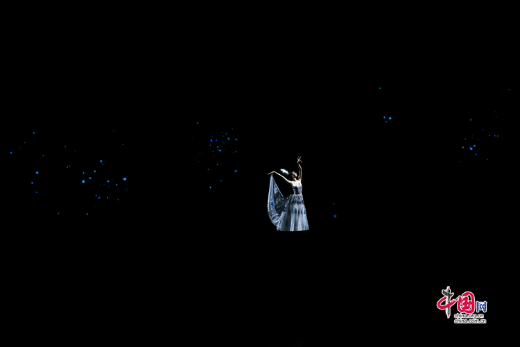 大型情景音画剧《千手千眼》演出剧照(拍摄于7月29日)中国网记者 郑伟 摄