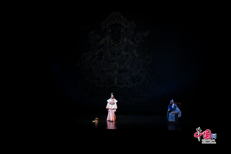 大型情景音画剧《千手千眼》演出剧照(拍摄于7月29日)中国网记者 郑伟 摄