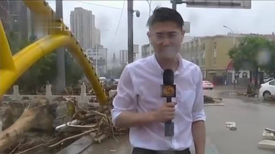 现场报道｜北京门头沟暴雨持续，永定河河水湍急