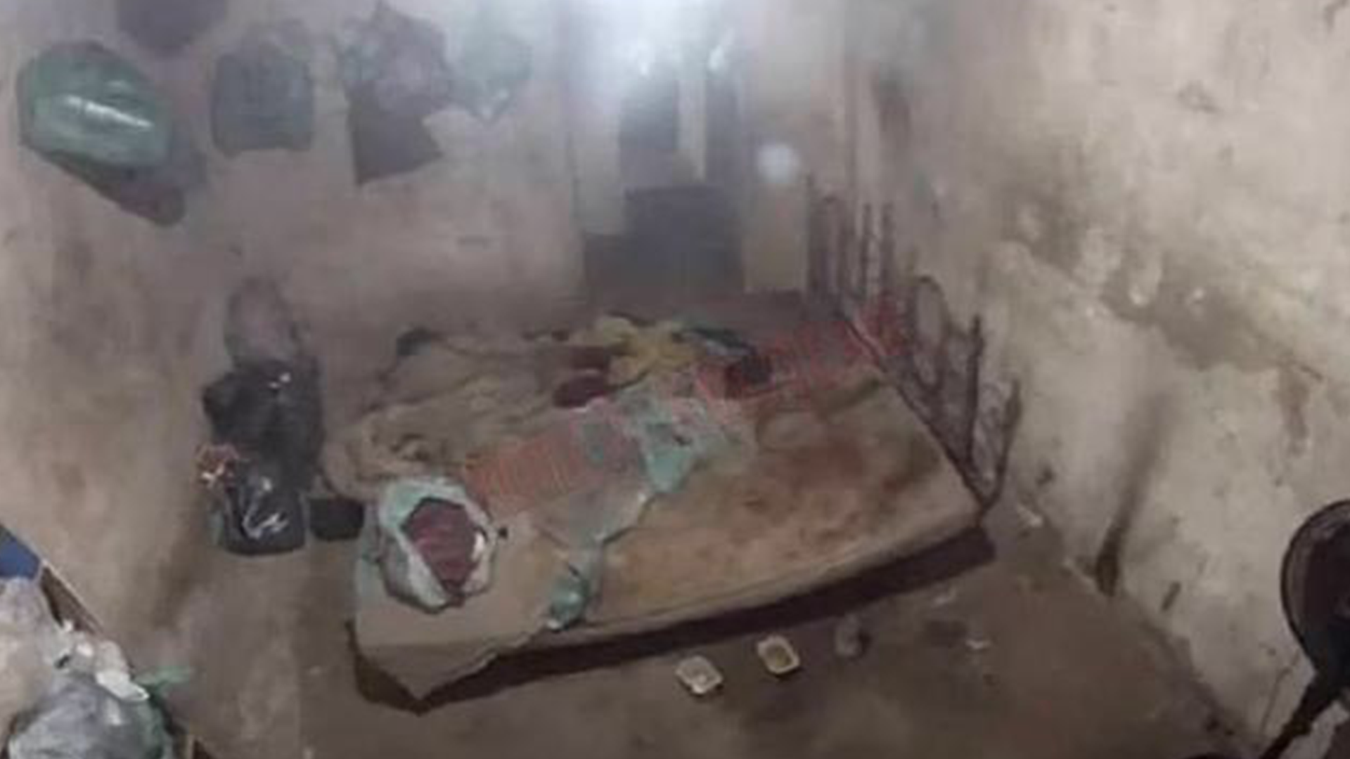 俄罗斯一女子遭变态男囚禁14年做性奴：19岁时被绑架，直到对方被送进精神病院才逃脱