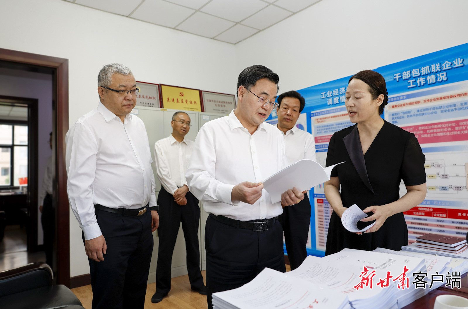 8月2日，省委书记、省人大常委会主任胡昌升在省工信厅和省政府国资委调研。新甘肃&middot;甘肃日报记者 孟捷