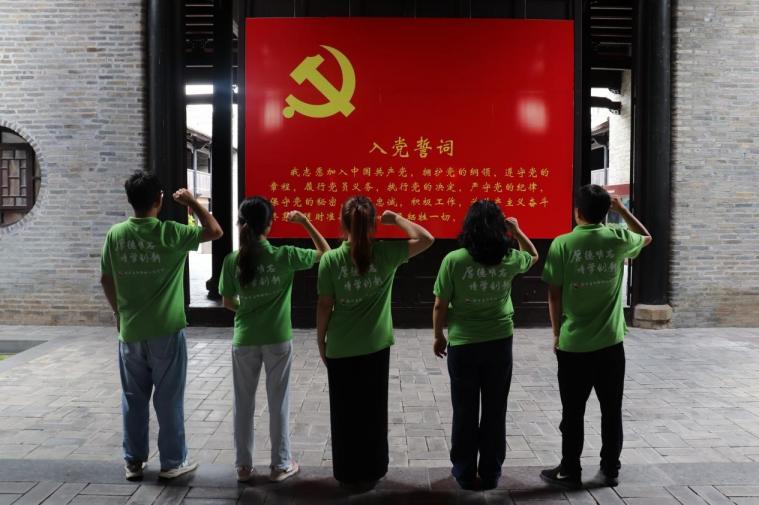 江西财经大学软件学院薪火相传红色寻迹团走进遂川