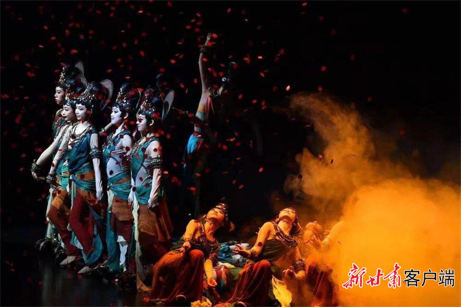 大型情景音画剧《千手千眼》在敦煌大剧院演出