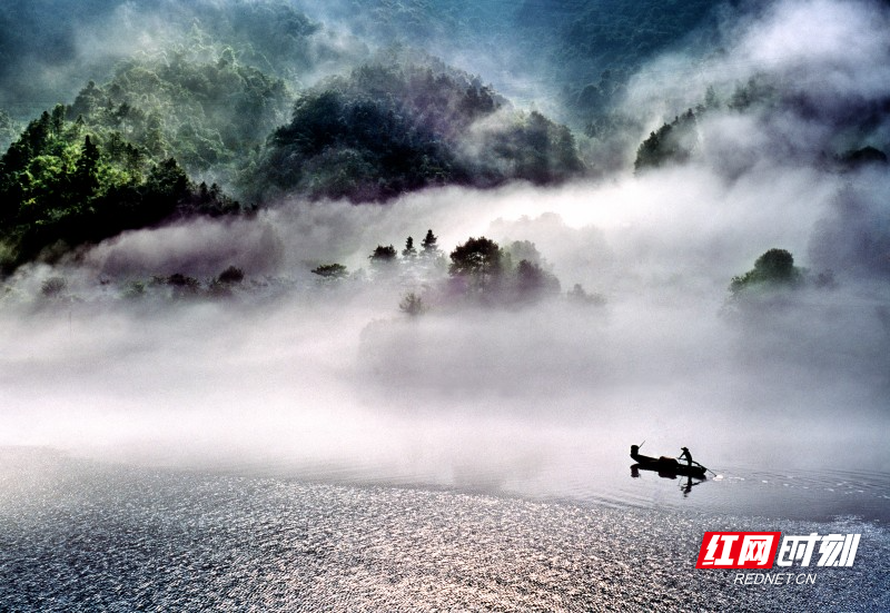 曹广文 雾漫小东江_副本.jpg