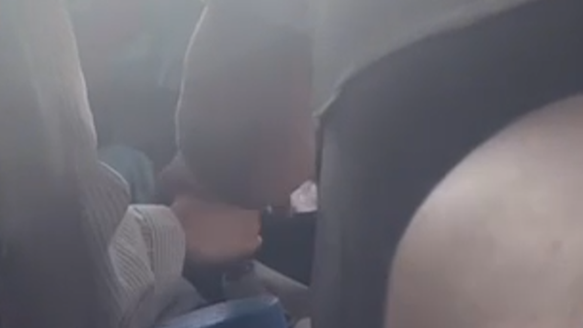 驾校教练被曝猥亵女学员9分钟，拍摄者：直接上手摸，女孩也不敢吱声_凤凰网视频_凤凰网